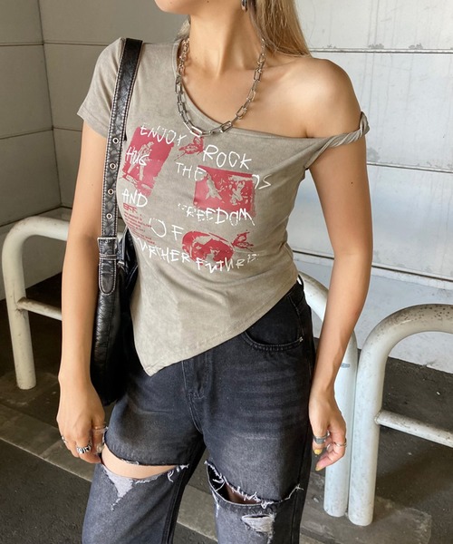 non-hedge(ノンヘッジ)の「ロックプリントイレギュラーヘムワンショルダーTシャツ(Tシャツ/カットソー・レディース・ブラック/ベージュ/オフホワイト・FREE)」の10枚目の写真