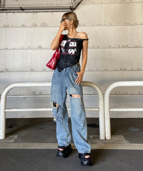 non-hedge(ノンヘッジ)の「ロックプリントイレギュラーヘムワンショルダーTシャツ(Tシャツ/カットソー・レディース・ブラック/ベージュ/オフホワイト・FREE)」の4枚目の写真
