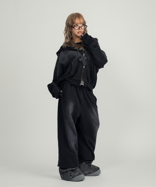 INTER FACTORY（インターファクトリー）の「Killin' me good - ロゴジップフーディー made in INTER FACTORY【ユニセックス】（パーカー・レディース・ブラック/グレー・FREE）」の4枚目の写真