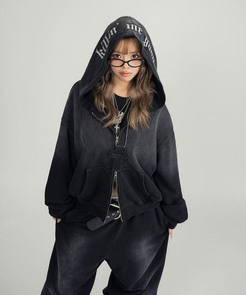 INTER FACTORY（インターファクトリー）の「Killin' me good - ロゴジップフーディー made in INTER FACTORY【ユニセックス】（パーカー・レディース・ブラック/グレー・FREE）」の14枚目の写真