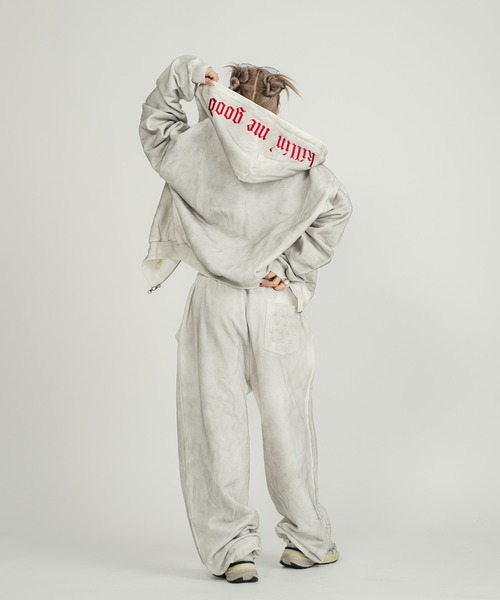 INTER FACTORY（インターファクトリー）の「Killin' me good - ロゴジップフーディー made in INTER FACTORY【ユニセックス】（パーカー・レディース・ブラック/グレー・FREE）」の22枚目の写真
