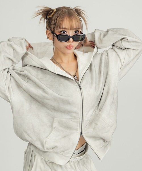 INTER FACTORY（インターファクトリー）の「Killin' me good - ロゴジップフーディー made in INTER FACTORY【ユニセックス】（パーカー・レディース・ブラック/グレー・FREE）」の16枚目の写真