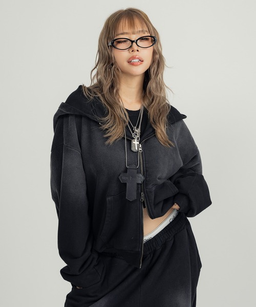 INTER FACTORY（インターファクトリー）の「Killin' me good - ロゴジップフーディー made in INTER FACTORY【ユニセックス】（パーカー・レディース・ブラック/グレー・FREE）」の13枚目の写真