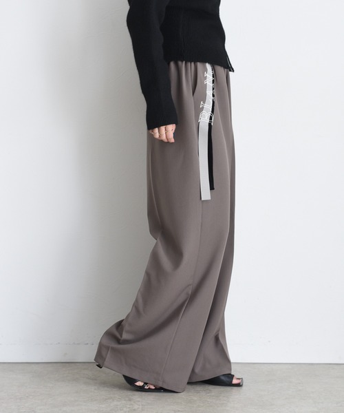 テープロゴエンブロゆるスラックスパンツ（スラックス）｜Eimee Law