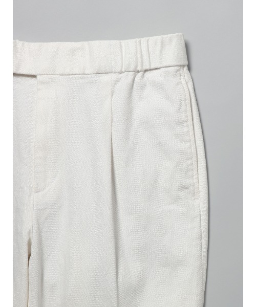 SUIT SQUARE（スーツスクエア）の「GOOVI タックテーパードパンツ ストレッチ（スラックス・メンズ・ホワイト系・1/2）」の3枚目の写真