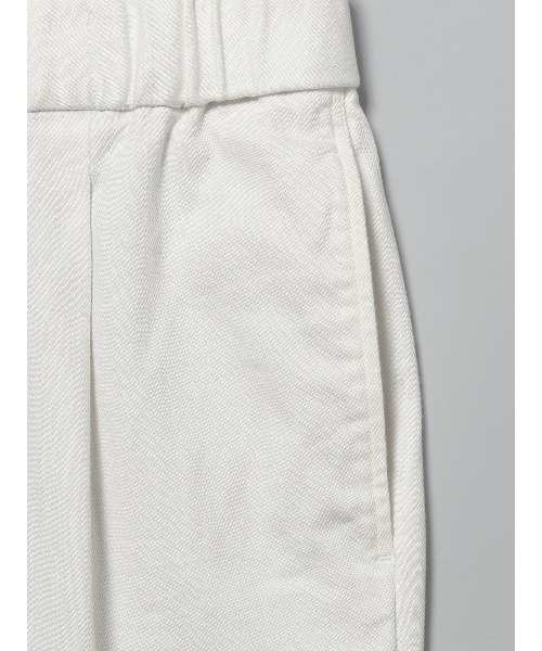 SUIT SQUARE（スーツスクエア）の「GOOVI タックテーパードパンツ ストレッチ（スラックス・メンズ・ホワイト系・1/2）」の5枚目の写真