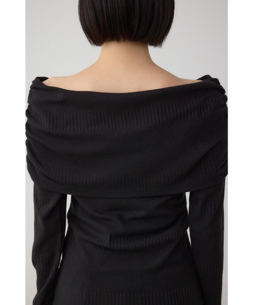 AZUL by moussy（アズールバイマウジー）の「オフショルダーロングスリーブカットトップス（Tシャツ/カットソー・レディース・ブラック/チャコールグレー/アイボリー・SMALL/MEDIUM）」の4枚目の写真