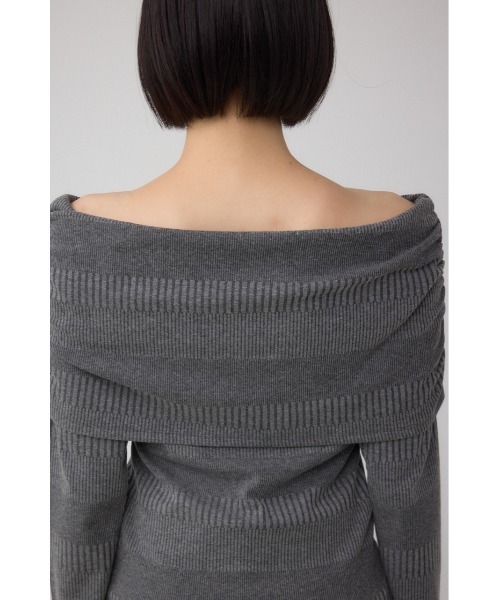AZUL by moussy（アズールバイマウジー）の「オフショルダーロングスリーブカットトップス（Tシャツ/カットソー・レディース・ブラック/チャコールグレー/アイボリー・SMALL/MEDIUM）」の16枚目の写真