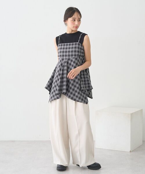 earth music&ecology（アースミュージックアンドエコロジー）の「イレヘムチェックキャミチュニック（チュニック・レディース・ブラック系その他3/ブラウン系その他4・FREE）」の5枚目の写真