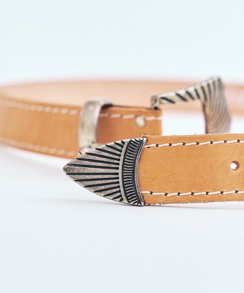 417 EDIFICE（フォーワンセブンエディフィス）の「CEINTURE TEXAS（ベルト・メンズ・ブラック/アイボリー・85/95）」の4枚目の写真