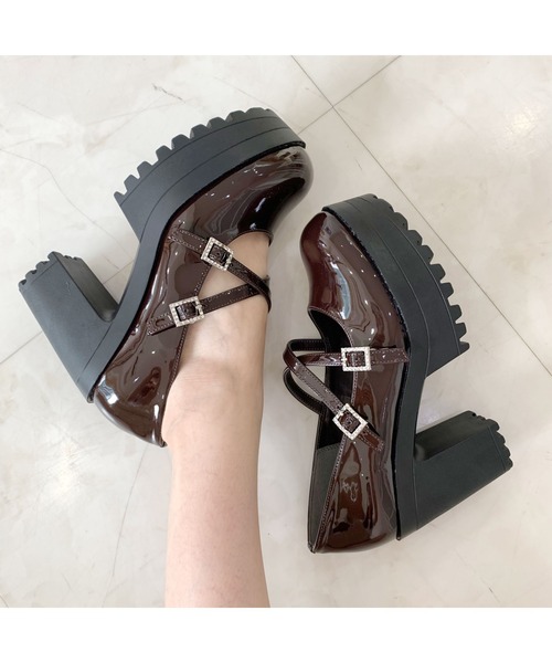 cs T&P(シーエスティーアンドピー)の「厚底キラキラダブルストラップパンプス(パンプス・レディース・ブラック系1/アイボリー系1/レッド系3/ダークブラウン系1・LL/L/M/S)」の3枚目の写真