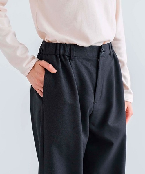 D(ディー)の「コットンウールツイルのタックパンツ(その他パンツ・レディース・ブラック/カーキ・MEDIUM)」の7枚目の写真
