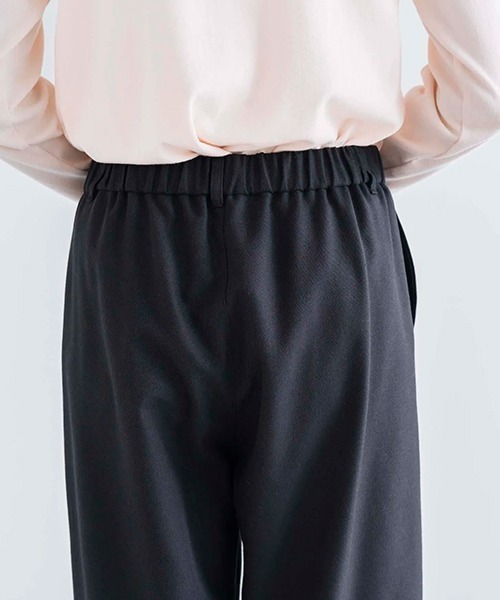 D(ディー)の「コットンウールツイルのタックパンツ(その他パンツ・レディース・ブラック/カーキ・MEDIUM)」の6枚目の写真