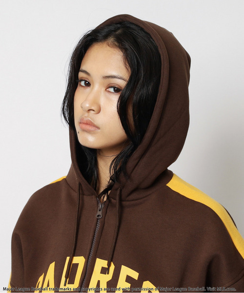 BACK TO THE FIELD（バック トゥー ザ フィールド）の「【MLB】配色ロゴZIPパーカー（パーカー・レディース・ネイビー/ブラック/ブラウン・FREE）」の5枚目の写真