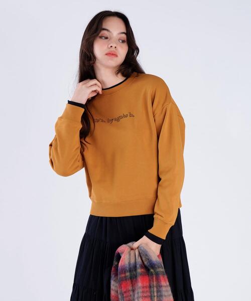To b. by agnes b.(トゥービーバイアニエスベー)の「コットン ロゴ スウェットプルオーバー(スウェット・レディース・イエロー系その他・40/38)」の1枚目の写真