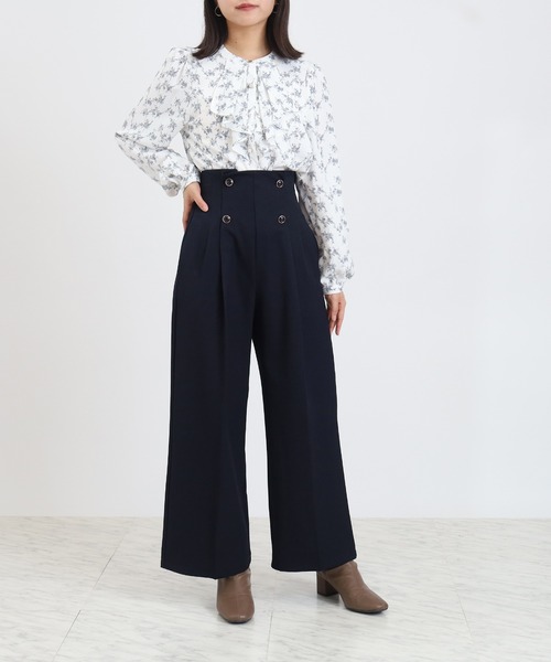 ASTORIA ODIER（アストリアオディール）の「花柄フリルブラウス（シャツ/ブラウス・レディース・アイボリー/ブラック・MEDIUM/LARGE）」の6枚目の写真