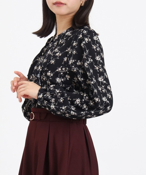 ASTORIA ODIER(アストリアオディール)の「花柄フリルブラウス(シャツ/ブラウス・レディース・アイボリー/ブラック・MEDIUM/LARGE)」の8枚目の写真