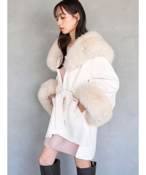 SNIDEL（スナイデル）の「ファーケープコート（チェスターコート・レディース・ミント/オフホワイト・F）」の14枚目の写真