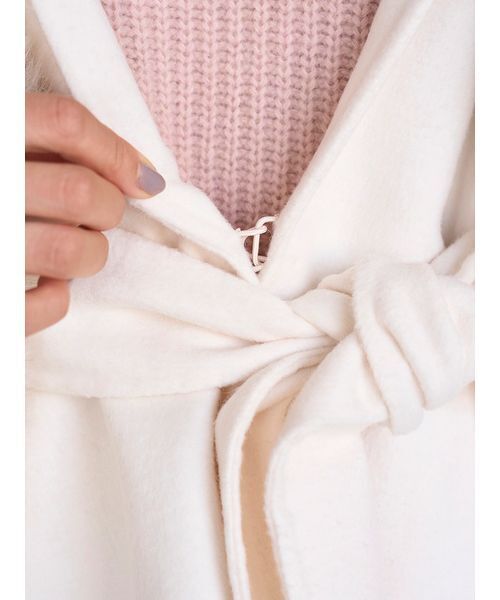 SNIDEL（スナイデル）の「ファーケープコート（チェスターコート・レディース・ミント/オフホワイト・F）」の20枚目の写真