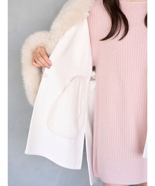 SNIDEL（スナイデル）の「ファーケープコート（チェスターコート・レディース・ミント/オフホワイト・F）」の21枚目の写真