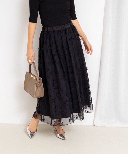 NOLLEY’S（ノーリーズ）の「ウォッシャブルチュール刺繍リバーシブルギャザースカート（スカート・レディース・ホワイト/ブラック・38/36）」の7枚目の写真