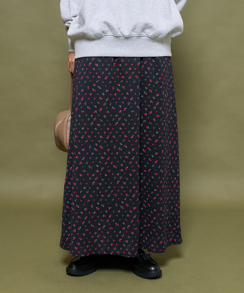 FREAK'S STORE(フリークスストア)の「小花柄セミフレアスカート(スカート・レディース・ブラック/ブルー・フリ-)」の7枚目の写真