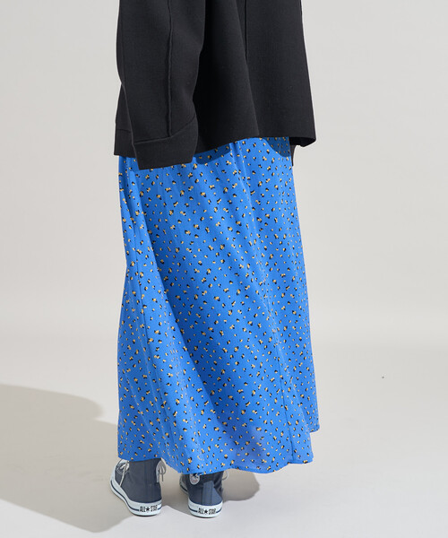 FREAK'S STORE(フリークスストア)の「小花柄セミフレアスカート(スカート・レディース・ブラック/ブルー・フリ-)」の18枚目の写真