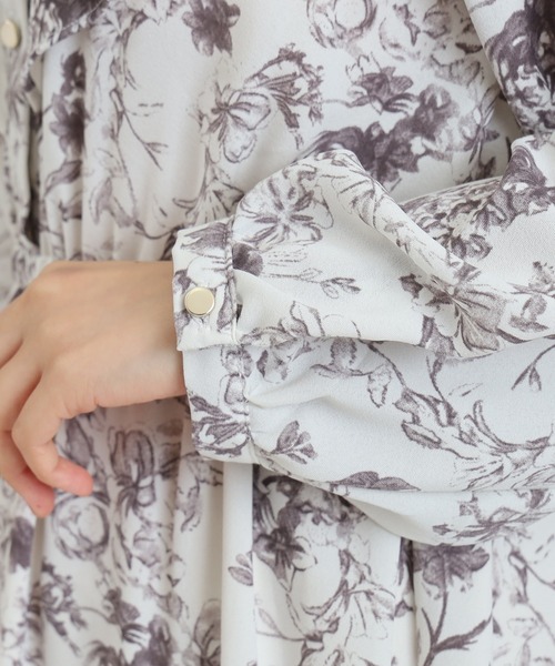 ASTORIA ODIER（アストリアオディール）の「花柄フリルワンピース（ワンピース・レディース・アイボリー/ブラック・MEDIUM/LARGE）」の19枚目の写真