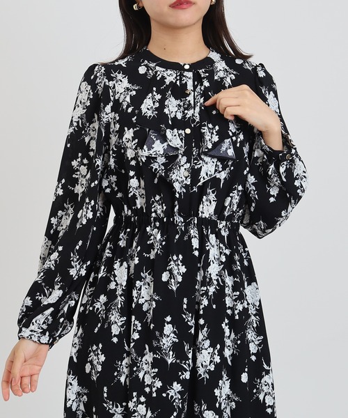 ASTORIA ODIER（アストリアオディール）の「花柄フリルワンピース（ワンピース・レディース・アイボリー/ブラック・MEDIUM/LARGE）」の12枚目の写真