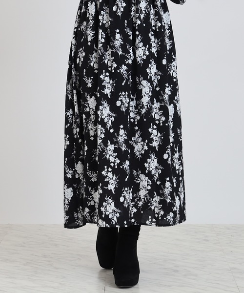 ASTORIA ODIER（アストリアオディール）の「花柄フリルワンピース（ワンピース・レディース・アイボリー/ブラック・MEDIUM/LARGE）」の14枚目の写真