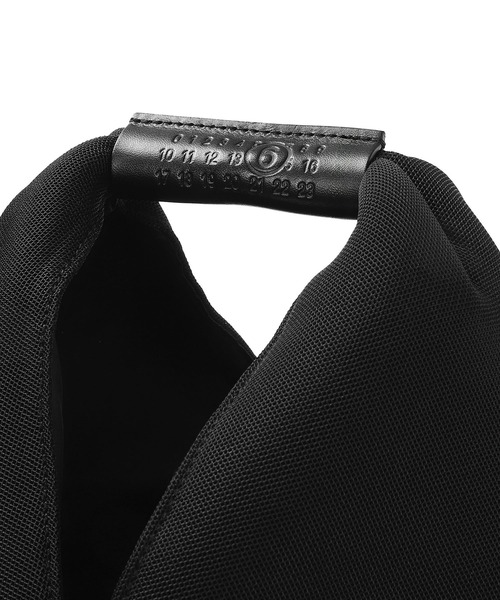 MM6 Maison Margiela（ｴﾑｴﾑｼｯｸｽ ﾒｿﾞﾝ ﾏﾙｼﾞｪﾗ）の「MM6 Maison Margiela SMALL JAPANESE HANDBAG s54wd0043（ショルダーバッグ・レディース・ブラック・FREE）」の5枚目の写真