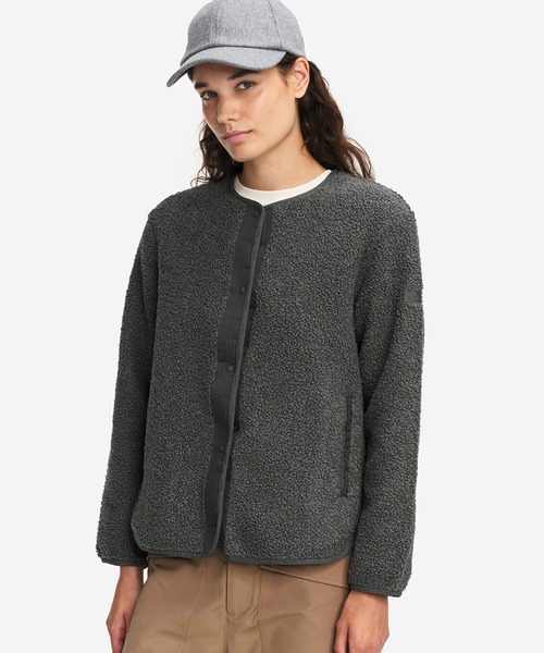 AIGLE（エーグル）の「ショートシェルパ テリー ノーカラージャケット（ブルゾン・レディース・ホワイト/グレー・38/36/40/34）」の2枚目の写真