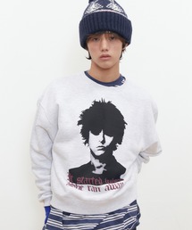 KEYMISERY（キーミザリー）の「A'GEM/9 × .kom 『KEYMISERY/キーミザリー』 HUMAN PRINT CROP SWEATSHIRT/ヒューマンプリントデザイン クロップ スウェットシャツ（スウェット）」