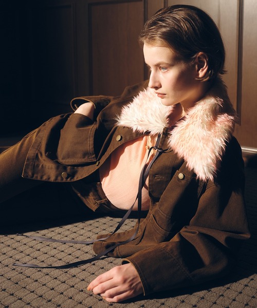LE CIEL BLEU（ルシェルブルー）の「ピグメントツイルブルゾン w/ファーカラー / Pigment Twill Blouson w/Fur Collar（テーラードジャケット・レディース・ブラウン/ネイビー・38/36）」の4枚目の写真