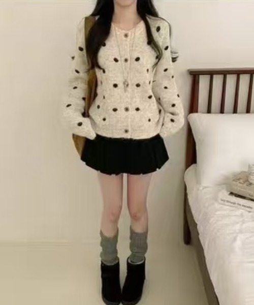 AsRiRe（アスリレイ）の「25aw/ドット柄ニットカーディガン（カーディガン/ボレロ・レディース・グレー/アイボリー/ブラウン・M）」の8枚目の写真
