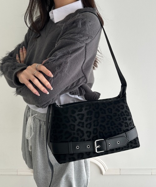 wears（ウェアーズ）の「【500mlペットボトル収納可】レオパードプリントベルトショルダーバッグ（ハンドバッグ・レディース・ブラウン/ブラック/ベージュ/ダークブラウン・FREE）」の2枚目の写真