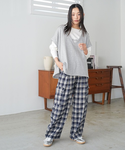 mili an deni（ミリアンデニ）の「裏毛Vネックベスト（ベスト・レディース・オートミール/ブラック/杢グレー・M）」の7枚目の写真