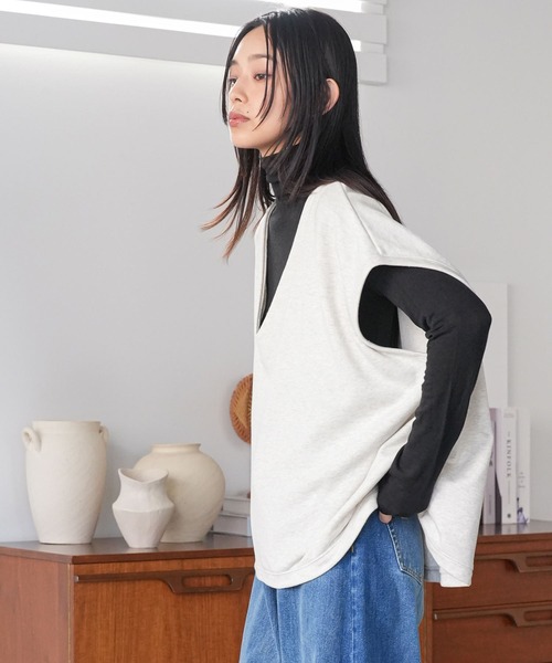 mili an deni（ミリアンデニ）の「裏毛Vネックベスト（ベスト・レディース・オートミール/ブラック/杢グレー・M）」の5枚目の写真