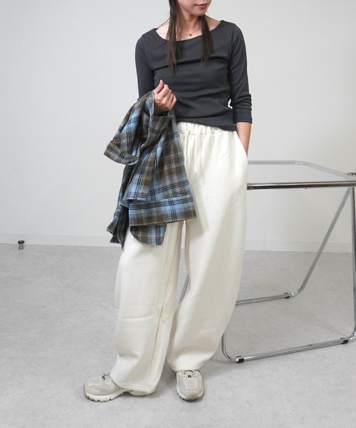 gossara（ゴサラ）の「裏起毛カーブパンツ（スウェットパンツ・レディース・アイボリー系/ブラウン/スミクロ・FREE）」の3枚目の写真