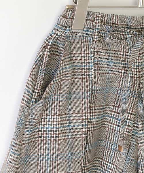 ikka(イッカ)の「ポンポン付きチェックタックキュロット(120~160cm)(その他パンツ・キッズ・ベージュ/ダークグレー・120/130/140/150/160)」の8枚目の写真
