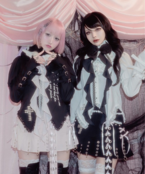AVENCHUMU(アバンチュウム)の「little angel frill blouse(シャツ/ブラウス・レディース・ホワイト/ブラック・FREE)」の12枚目の写真