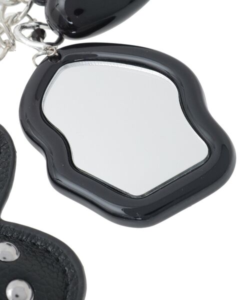 earth music&ecology（アースミュージックアンドエコロジー）の「ハートモチーフミラー付きチャーム（キーホルダー・レディース・ブラック/シルバー・FREE）」の8枚目の写真