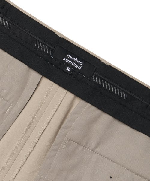 MUSINSA STANDARD（ムシンサスタンダード）の「軽量リラックステーパード隠しバンディングクロップドスラックス[ベージュ]（スラックス・メンズ・その他・42/26）」の7枚目の写真