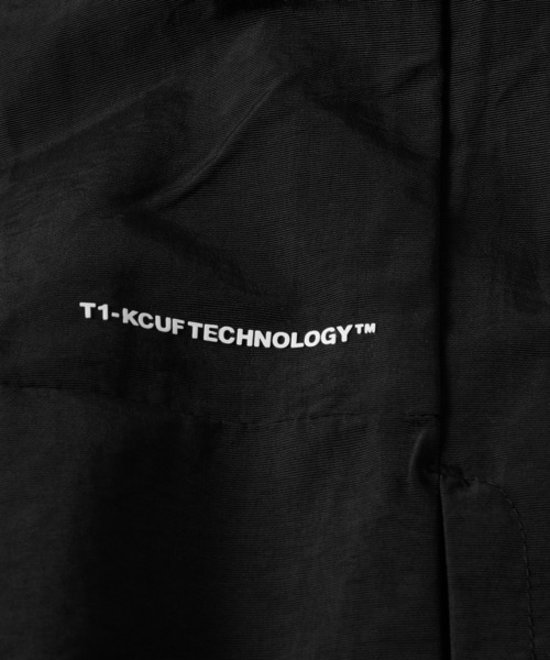 HUF(ハフ)の「ALL CAPS SHELL JACKET(ブルゾン・メンズ・ブラック・S/M/L/XL/XXL)」の8枚目の写真