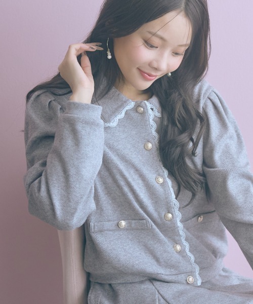 marun（マルン）の「＜大きいサイズ＞金ボタンショート丈カーディガン marun（カーディガン/ボレロ・レディース・ブラック/グレー/ベージュ・L/LL/3L/4L/5L）」の2枚目の写真