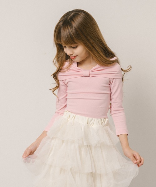 URBAN CHERRY(アーバンチェリー)の「フロントリボンデザインスクエアネックトップス(Tシャツ/カットソー・キッズ・ピンク・110cm/120cm/130cm/140cm)」の1枚目の写真