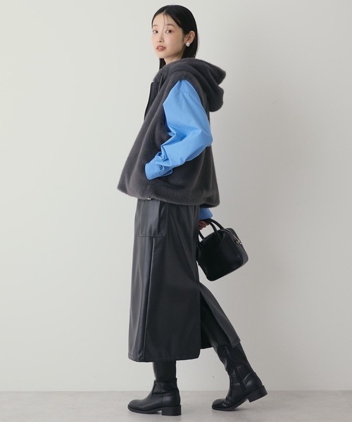 AMERICAN HOLIC（アメリカンホリック）の「フードファーベスト（ベスト・レディース・チャコールグレー/ライトベージュ・M/L）」の5枚目の写真