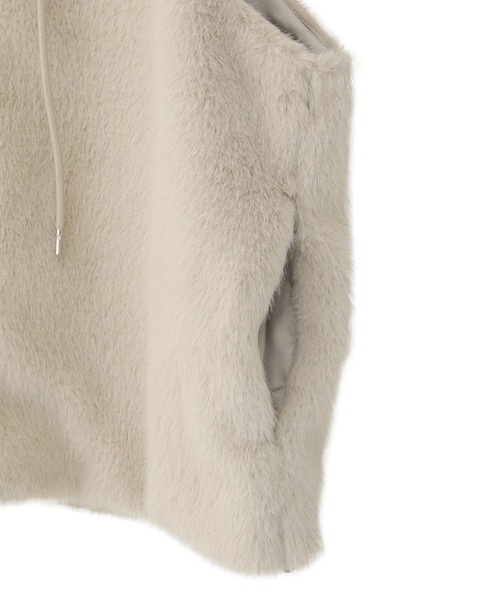 AMERICAN HOLIC（アメリカンホリック）の「フードファーベスト（ベスト・レディース・チャコールグレー/ライトベージュ・M/L）」の4枚目の写真