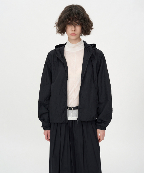 INSILENCE WOMEN(インサイレンスウーマン)の「クリーズボリュームジャンパー BLACK(その他アウター・レディース・その他・SMALL/MEDIUM)」の1枚目の写真