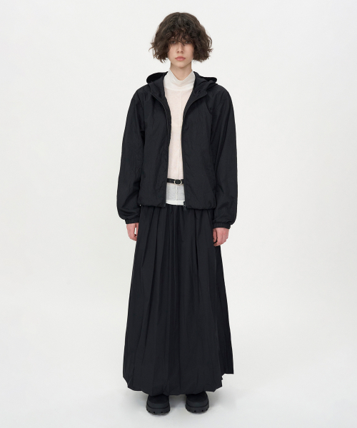INSILENCE WOMEN(インサイレンスウーマン)の「クリーズボリュームジャンパー BLACK(その他アウター・レディース・その他・SMALL/MEDIUM)」の2枚目の写真